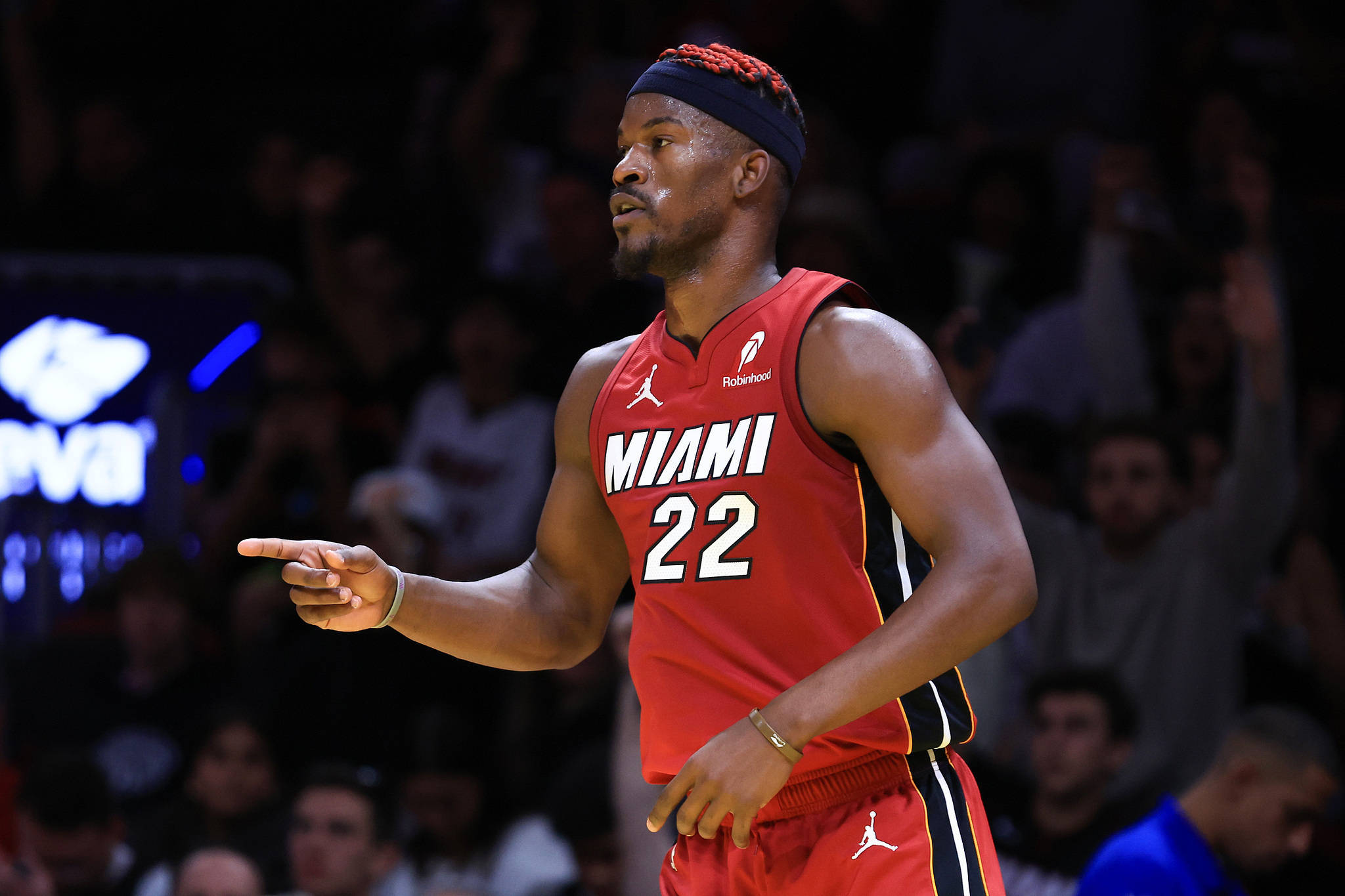 关于猛龙惊艳全场,引发争议助攻爆棚,国王逆转取胜!的信息